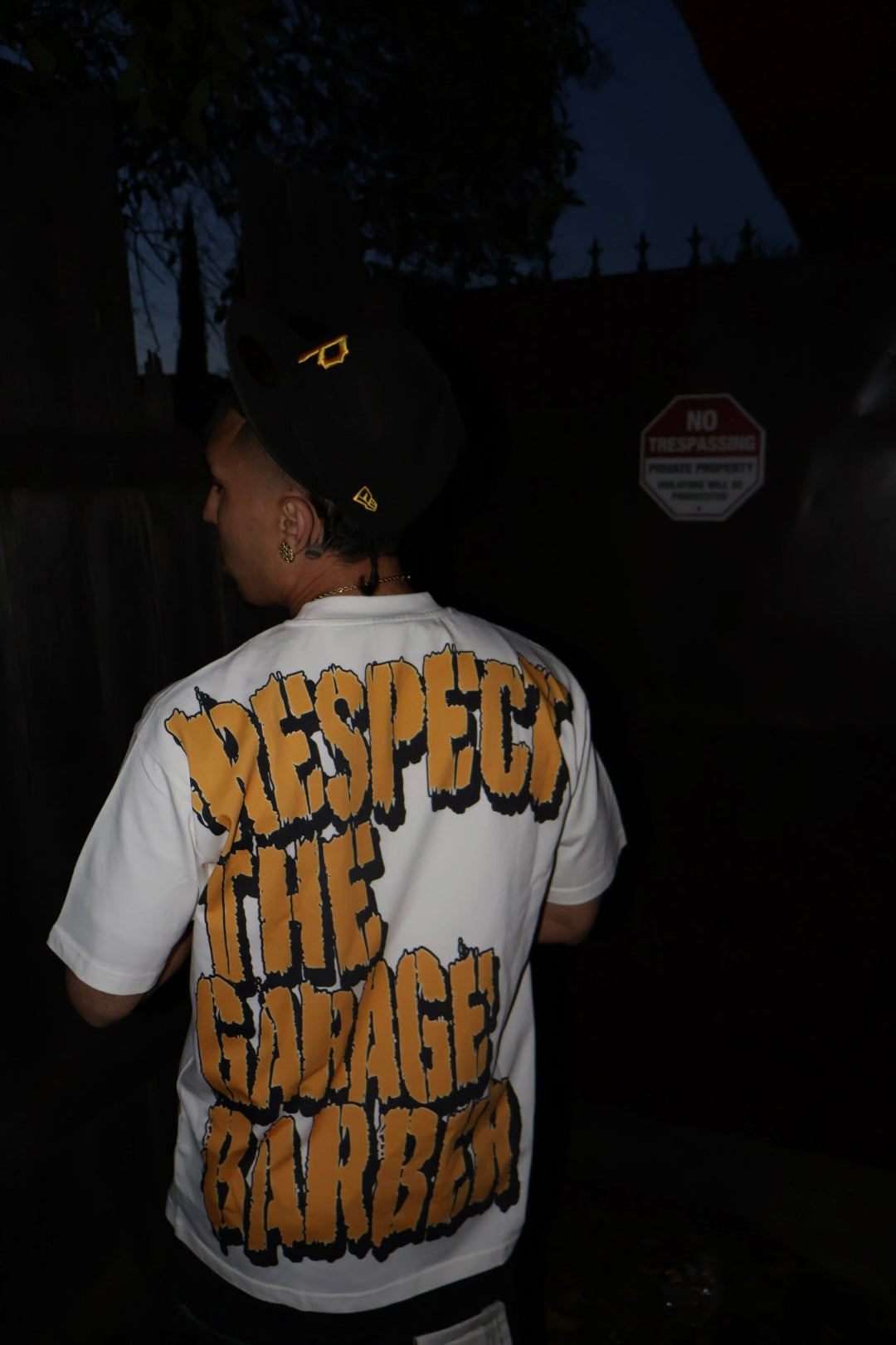 OVERSIZED ‘ Respect the Garage barber’ Tee